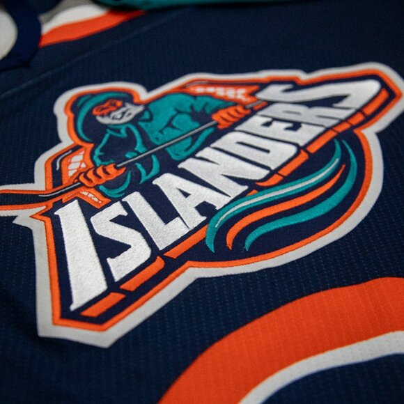 New York Islanders Fisherman Starter Hockey Jersey - Size M (READ DESCRIPTION) - Picture 3 of 5
